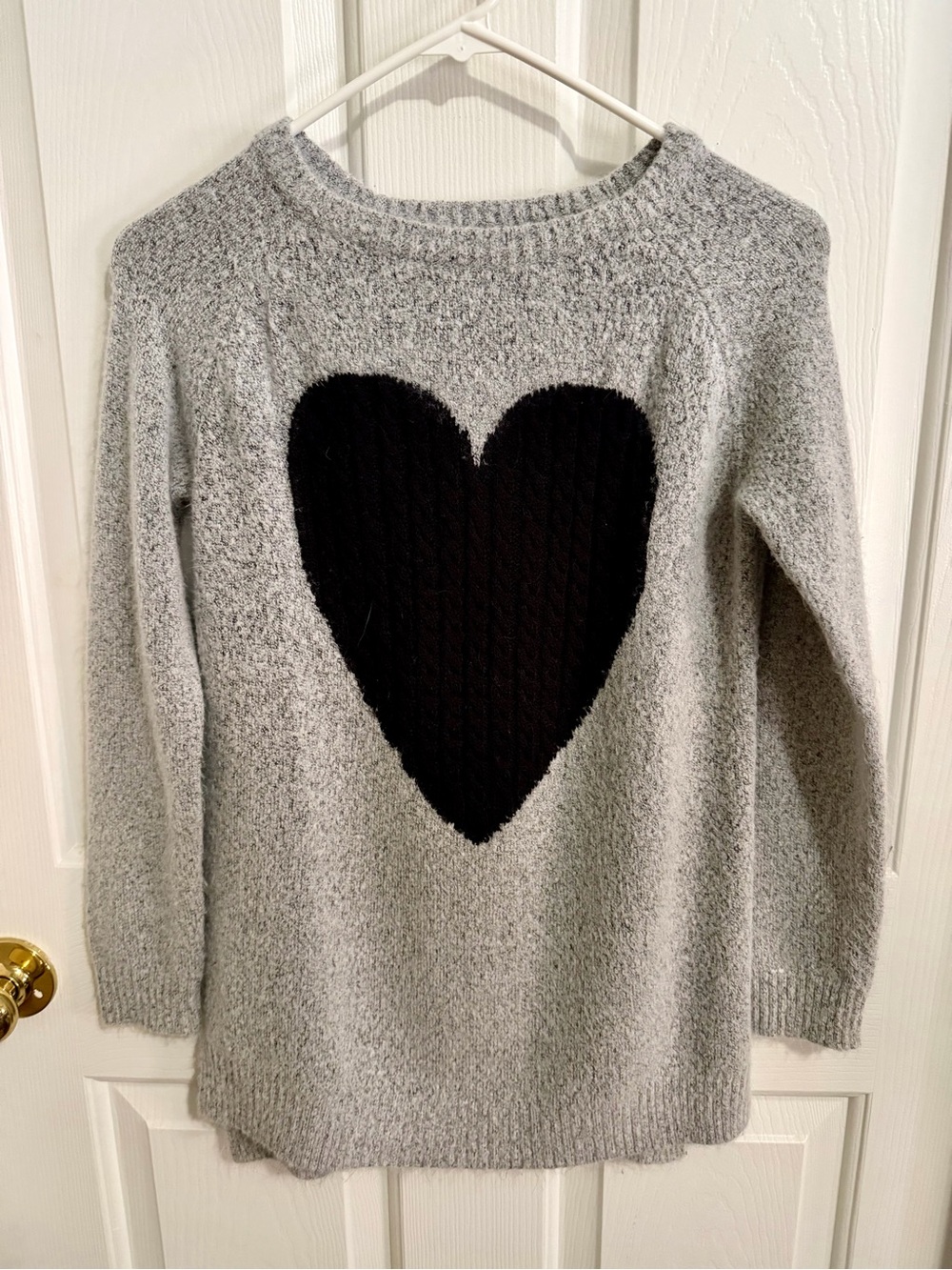 Ye Mak Cozy Knit Pullover Sweater